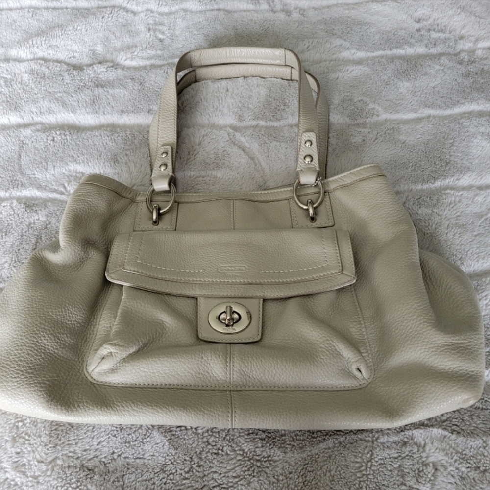 Coach Cream Leather Shoulder Bag